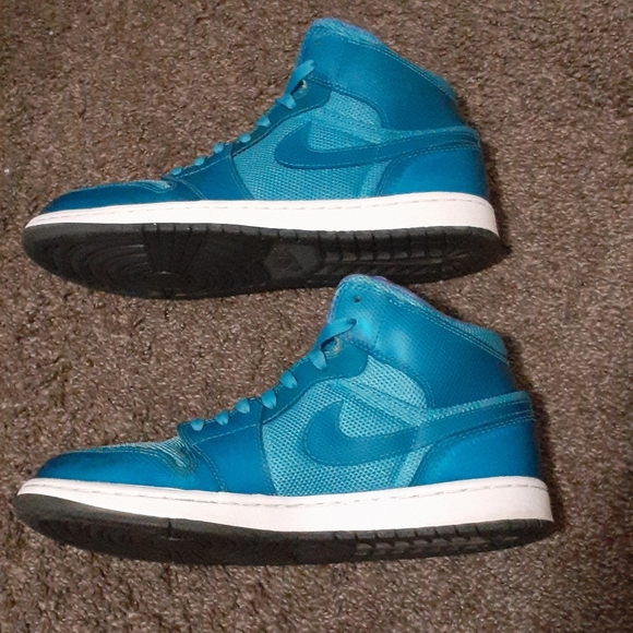 Charlotte hornet jordan 1s - Picture 3 of 6
